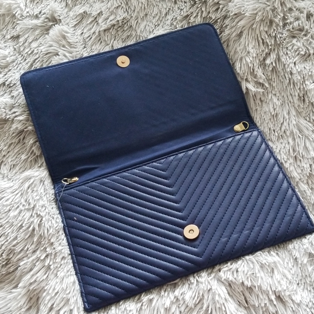 🍍 Clutch Purse - Picture 2 of 4